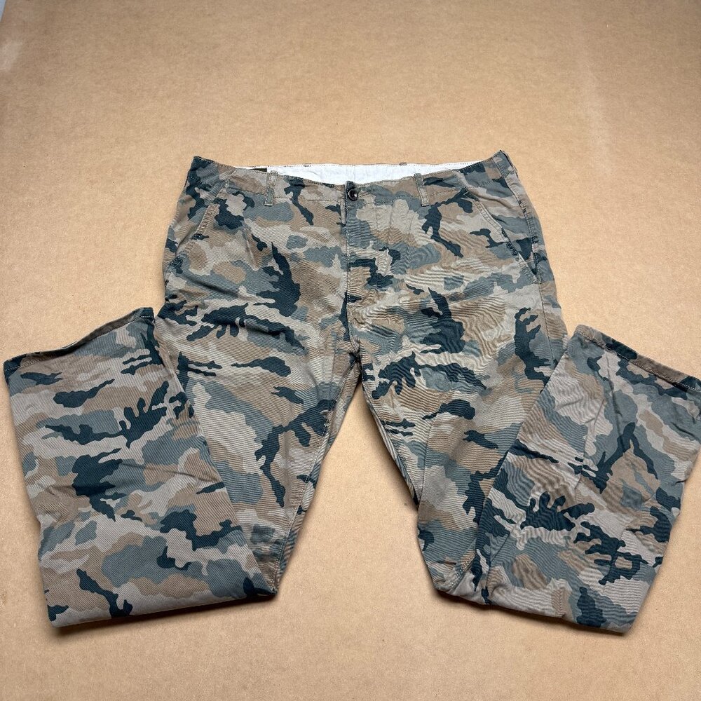 Levi's Chino Pants Mens 36x30 Green Camouflage Cotton Mid Rise Straight Leg